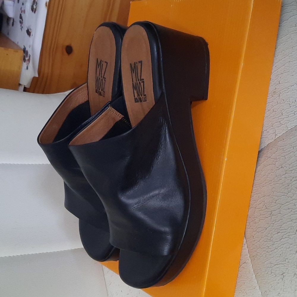 Miz Mooz GWEN Leather Slides in Black Size 40
